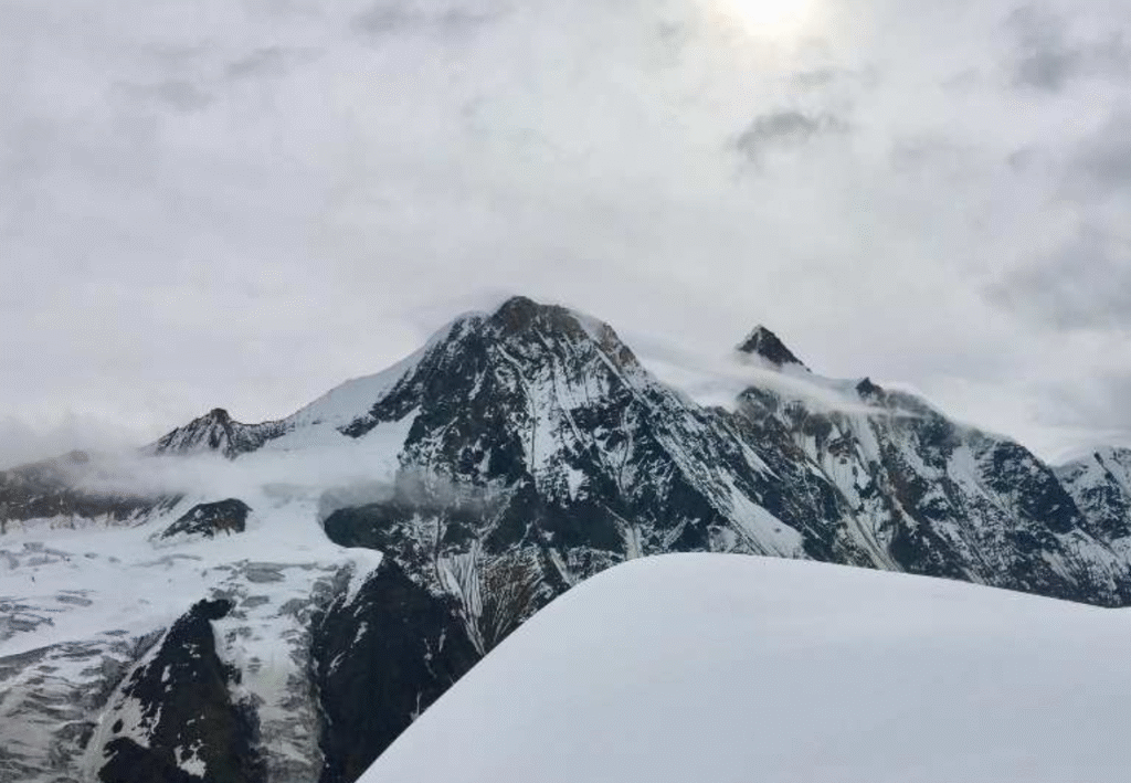 Trails pass Expedition trek